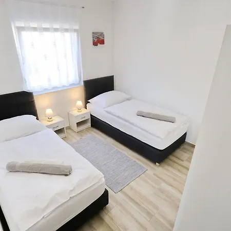 Apartament Lisac *