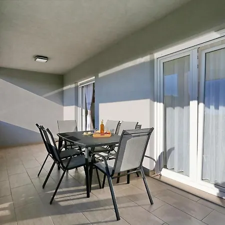 Lisac Apartment *