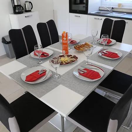 Lisac Apartment