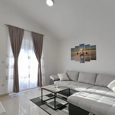 Apartment Lisac Vir