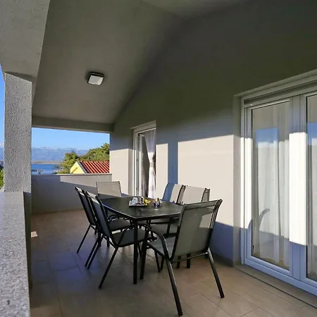 Apartament Lisac *