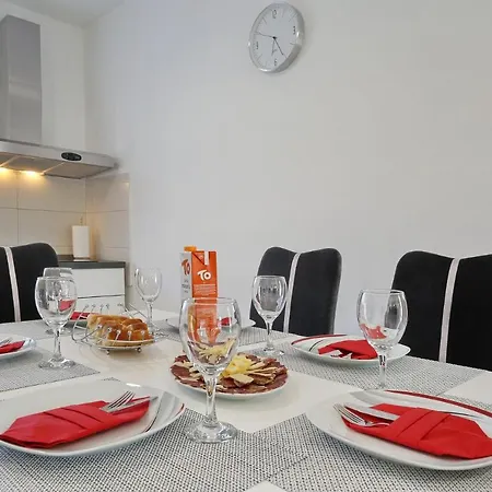 Lisac Apartment