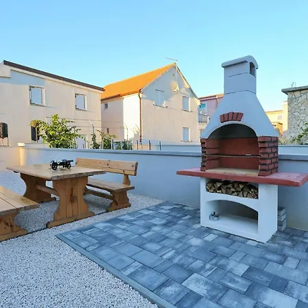 Lisac Apartment Vir