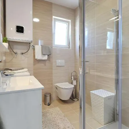 Lisac Apartament Vir