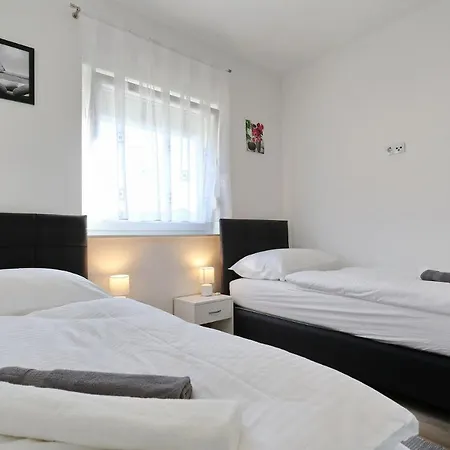Apartament Lisac Vir