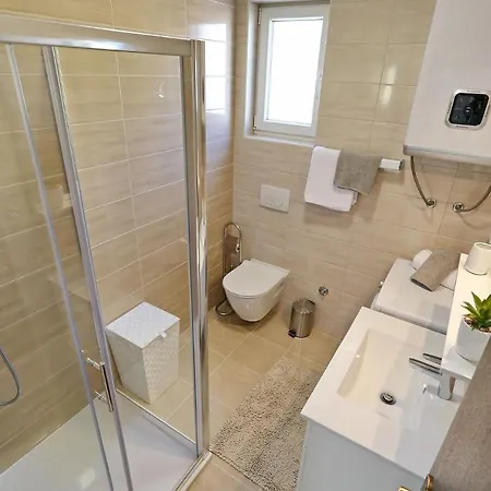 Apartament Lisac