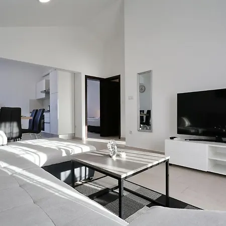 Lisac Apartament *