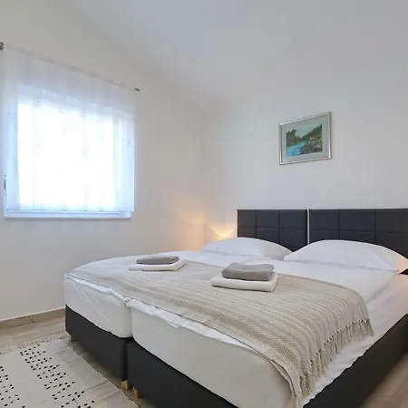 Apartament Lisac