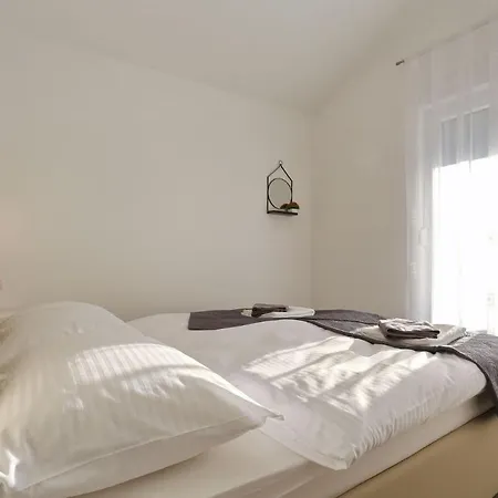 Lisac Apartament *